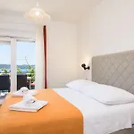 A3-90m2 W Shared Pool & Balcony Next To * Trogir
