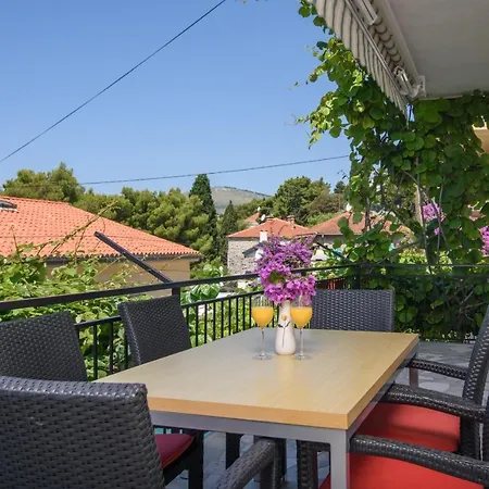 Lejlighed A3-90m2 W Shared Pool & Balcony Next To Trogir