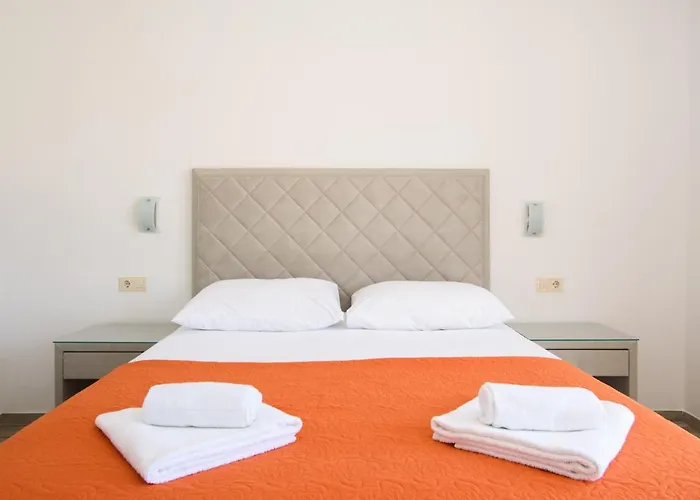 A3-90m2 W Shared Pool & Balcony Next To Lägenhet *