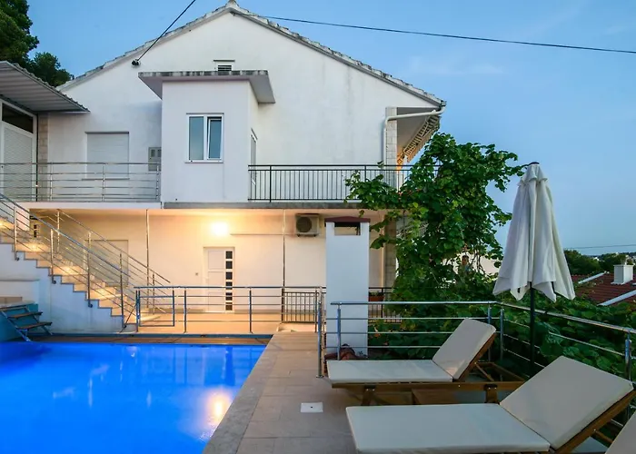 A3-90m2 W Shared Pool & Balcony Next To Lägenhet Trogir