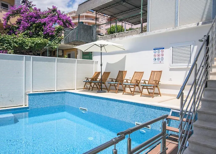 A3-90m2 W Shared Pool & Balcony Next To Lägenhet