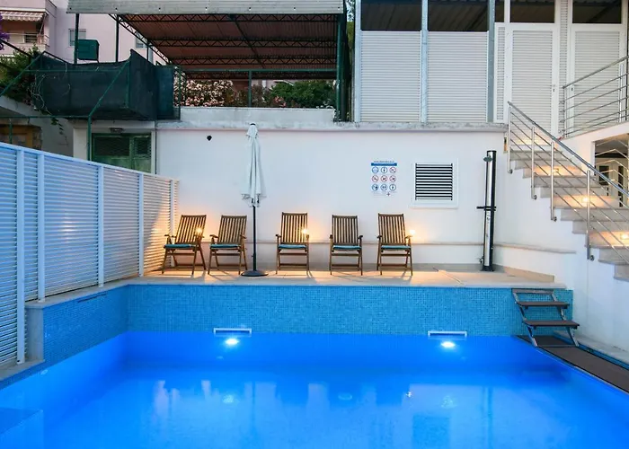 A3-90m2 W Shared Pool & Balcony Next To Lägenhet