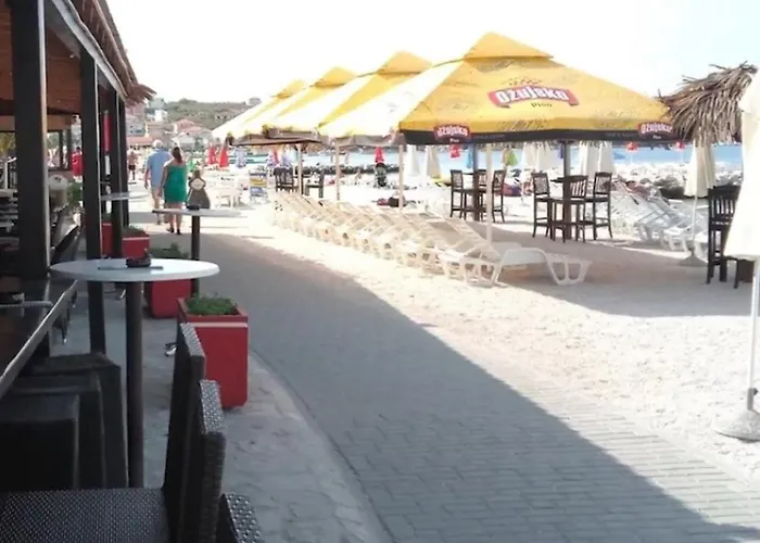 A3-90m2 W Shared Pool & Balcony Next To * Trogir