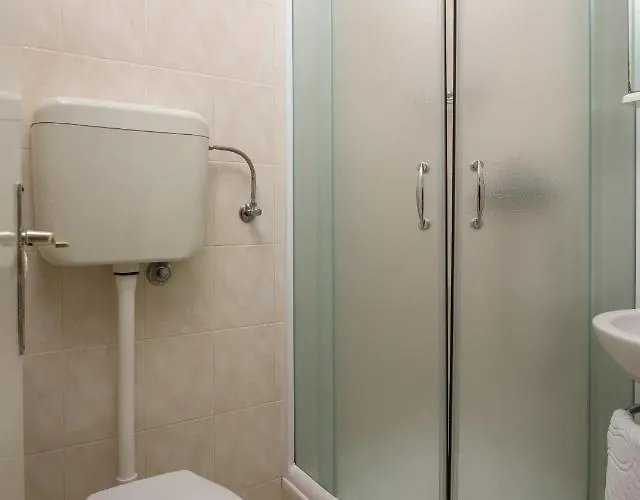 A3-90m2 W Shared Pool & Balcony Next To Trogir