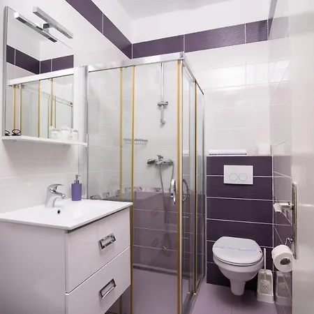 A3-90m2 W Shared Pool & Balcony Next To * تروغير