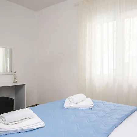 شقة A3-90m2 W Shared Pool & Balcony Next To *