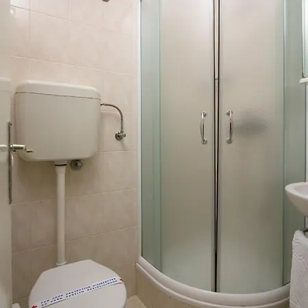 A3-90m2 W Shared Pool & Balcony Next To تروغير