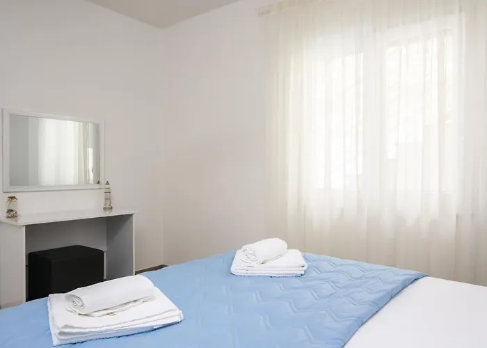公寓 A3-90m2 W Shared Pool & Balcony Next To *