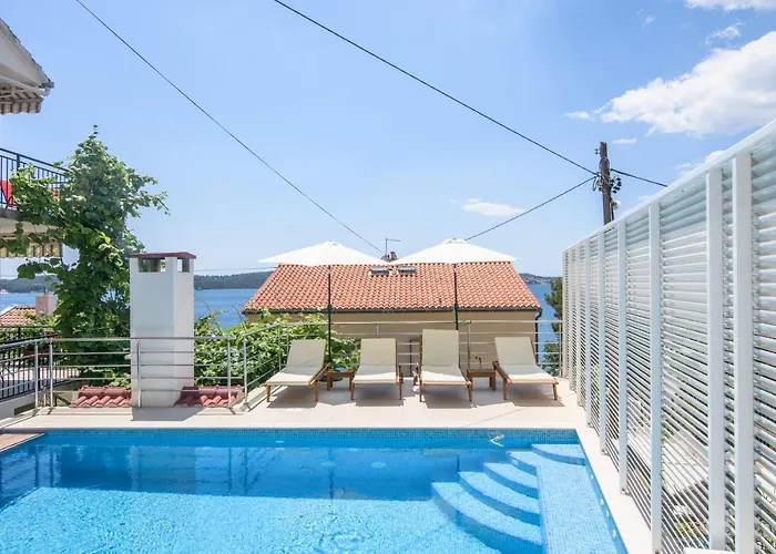 公寓 A3-90m2 W Shared Pool & Balcony Next To *